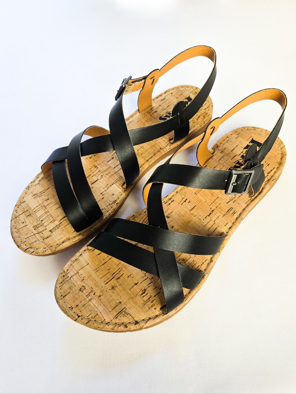 NIB Korks Jerrick Strappy Flat Sandals, Black